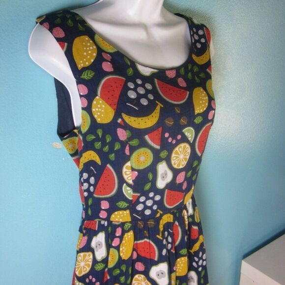 Tulip B Sleeveless Dress Size ML Cotton Blend Summer Fruit Print Blue Zip Shift - Picture 3 of 12